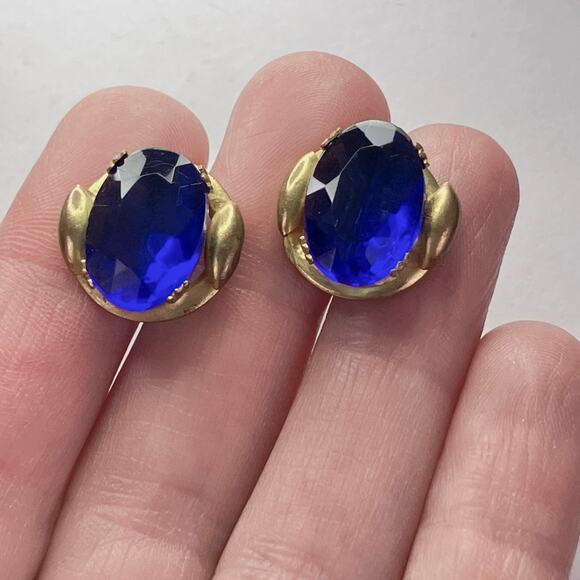 VTG 40s 50s Mid Century Gold Tone Screw Back Earrings Cobalt Blue Glass - Picture 3 of 16